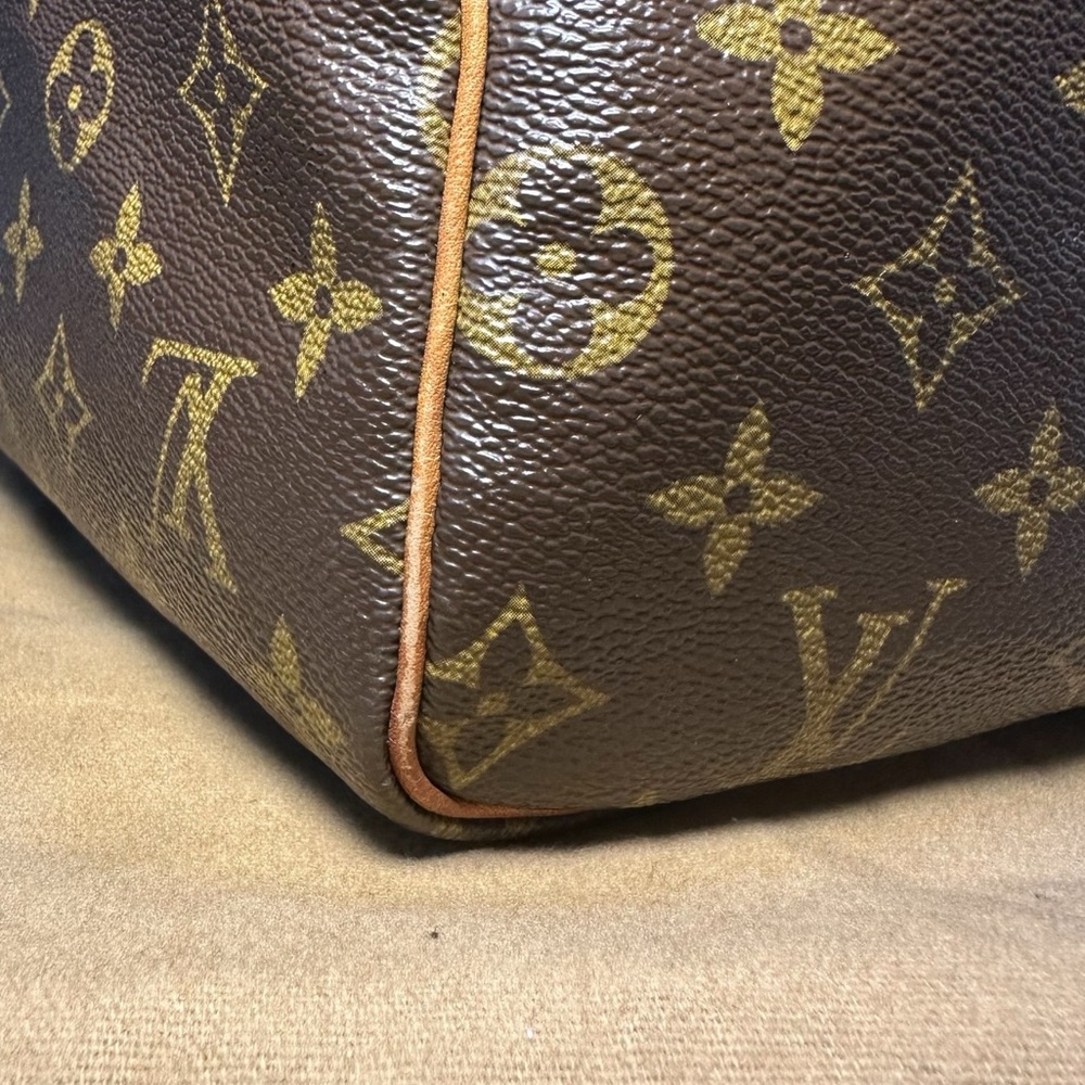 Authentic Louis Vuitton Vintage Monogram Speedy 30 - Picture 13 of 13